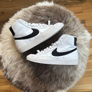 Nike blazers Classic White and Black High-Tops